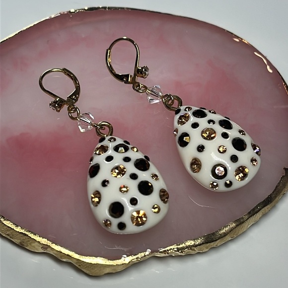 BROWN & CHAMPAGNE CRYSTAL BEADED DROP EARRINGS - Picture 5 of 5